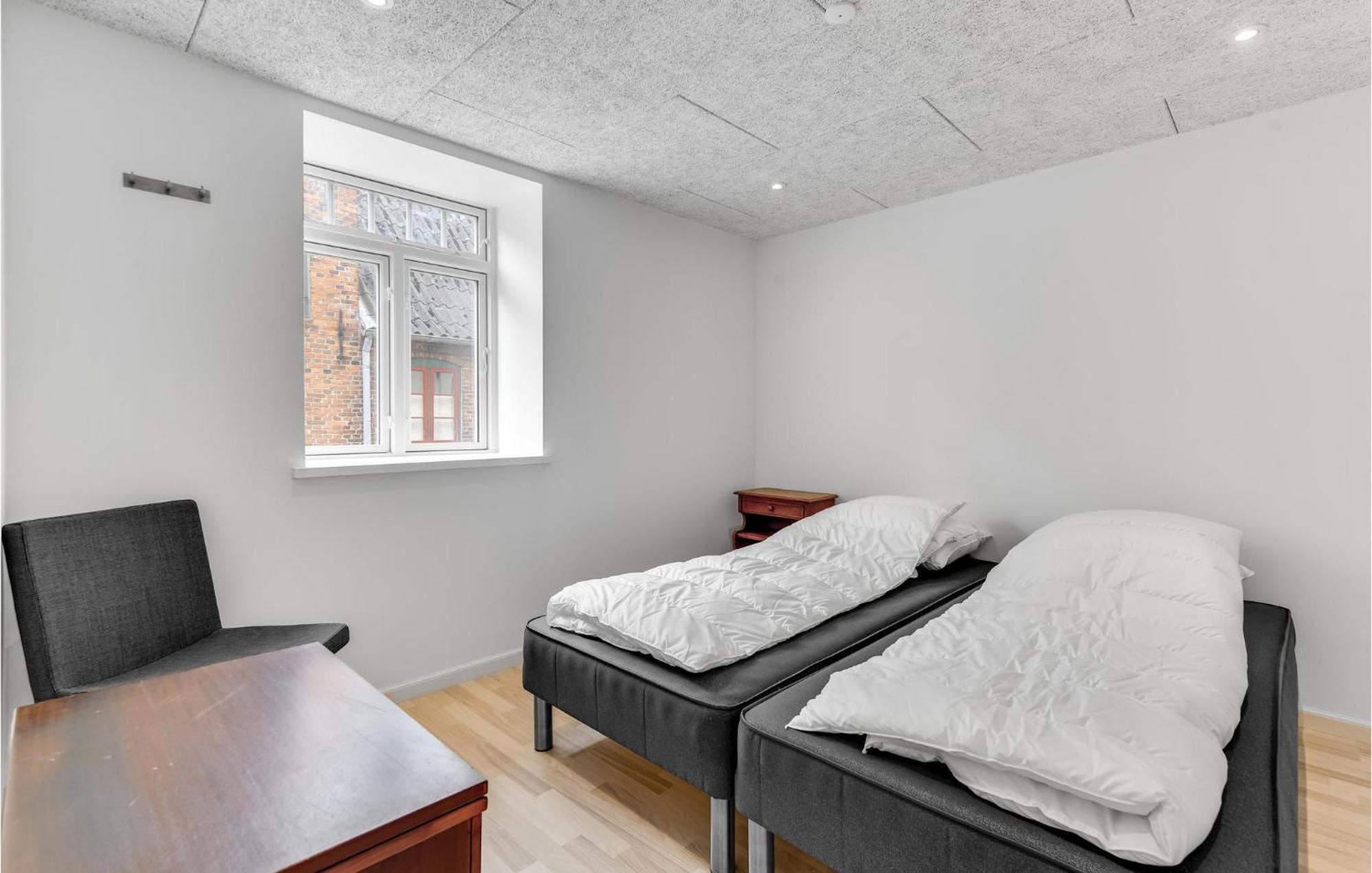 Pet Friendly Home In Hojer With Kitchen エクステリア 写真