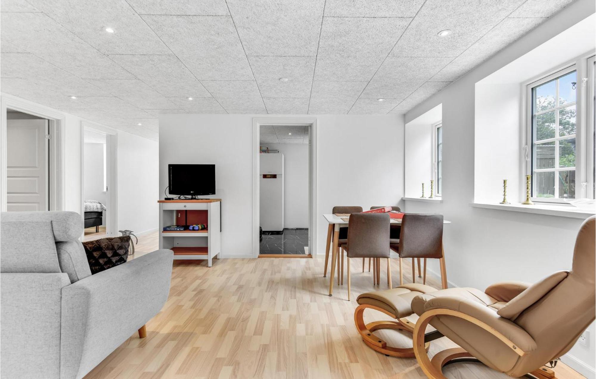Pet Friendly Home In Hojer With Kitchen エクステリア 写真