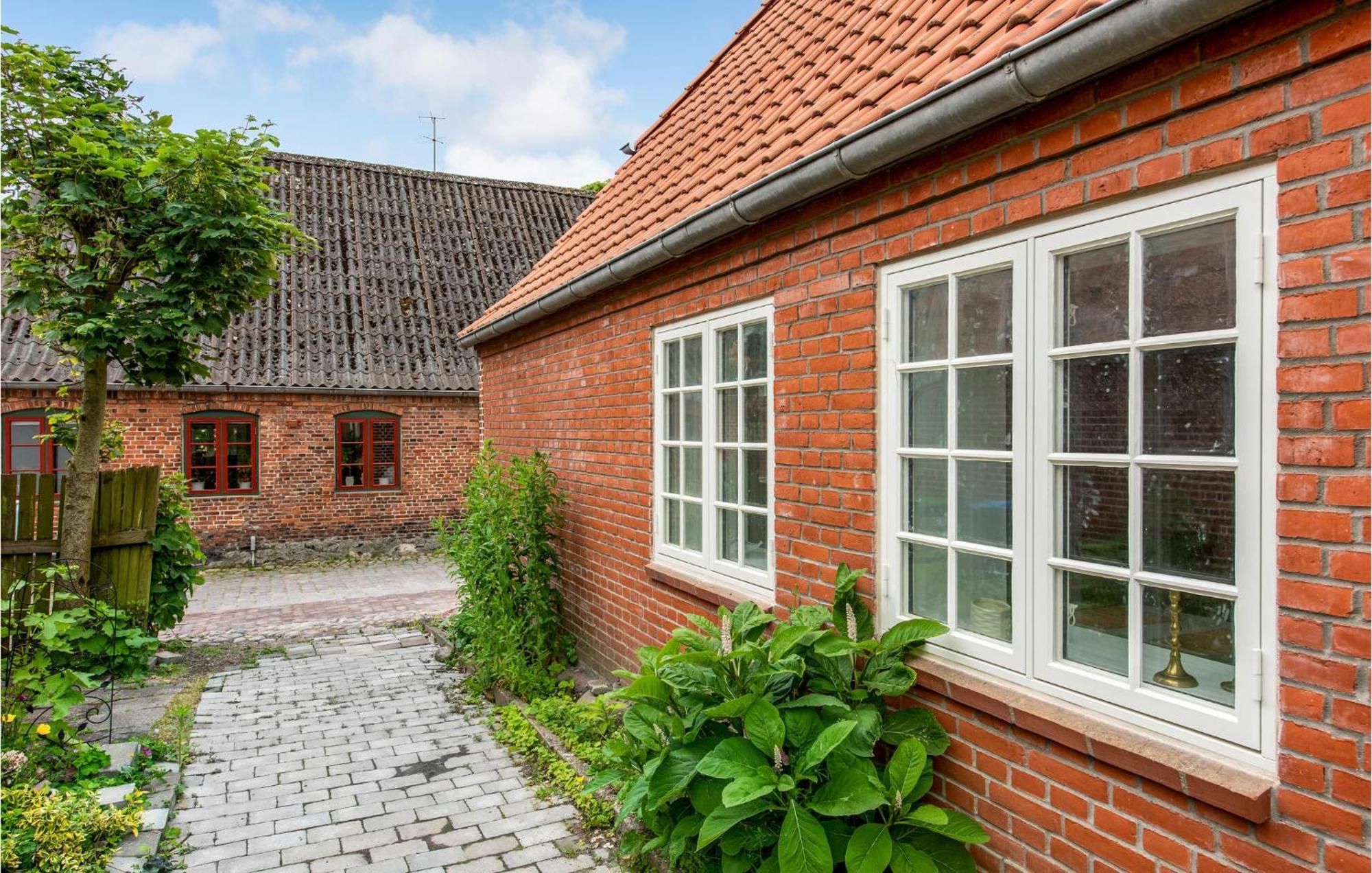 Pet Friendly Home In Hojer With Kitchen エクステリア 写真